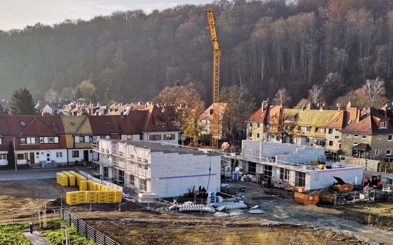 Baugeschehen im HeinrichsQuartier weithin sichtbar